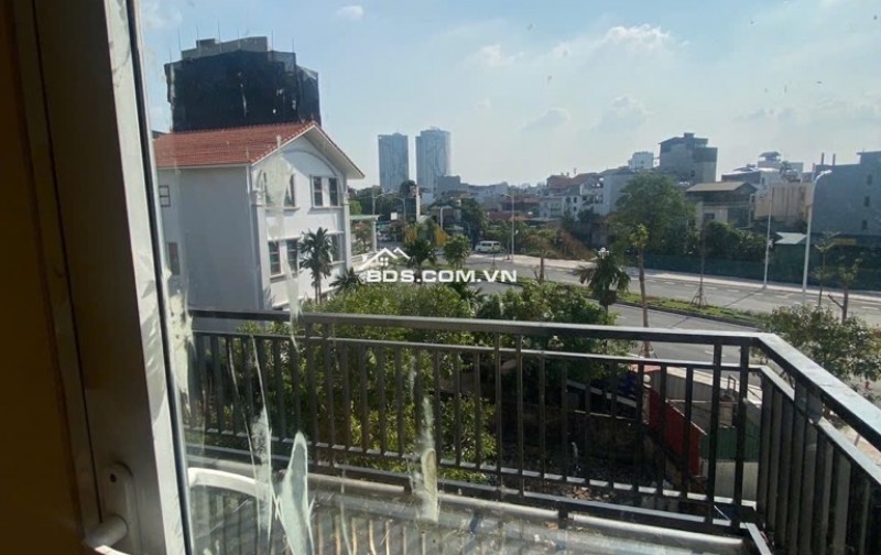 NHÀ ĐẸP HỒNG TIẾN Ở NGAY - GẦN PHỐ GẦN Ô TÔ - TẶNG NỘI THẤT - 30M 5 TẦNG NHỈNH 7 TỶ