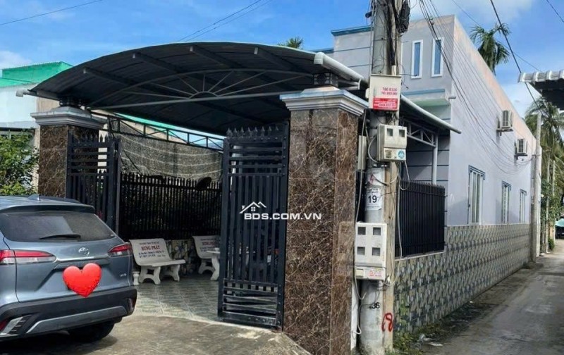 Nhà MẶT TIỀN LÔ GÓC đẹp RỰC RỠ. Đường Mỹ Hưng. Bao rẻ Nhứt Mỹ Tho. TG cũ.