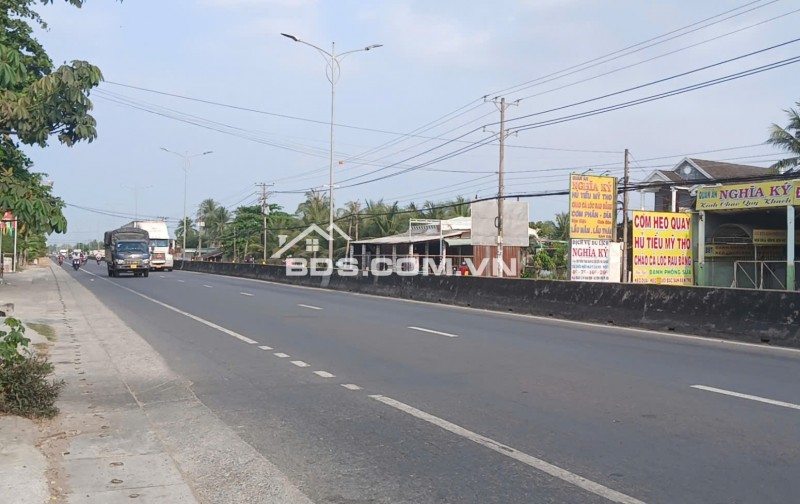 Ngay sát QL1A. Cách Cầu Rượu Tiền Giang 300m. Bán rẻ 3 lô đất THỔ CƯ liền kề Hơn 900m2.