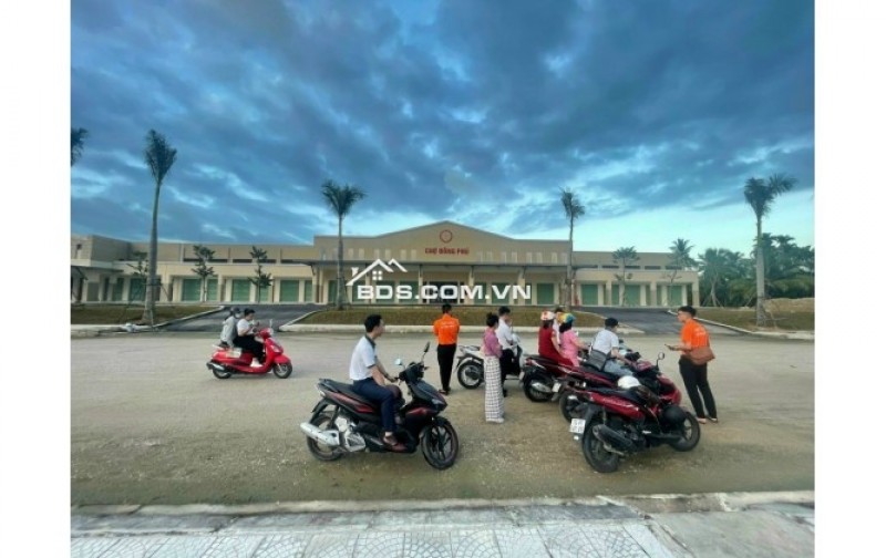 Chuyển ra nước ngoài sinh sống cần bán gấp lô đất khu phố chợ Đông Phú - Quế Sơn - Quảng Nam