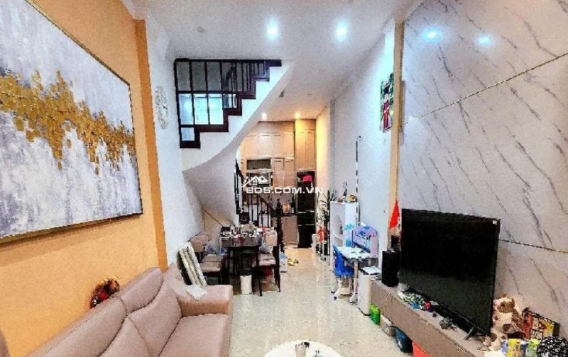 BÁN NHÀ TRUNG TÂM CẦU GIẤY, NGÕ OTO, PHÂN LÔ BÁN CỜ, DT 36M, MT 5M, GIÁ NHỈNH 15 TỶ.