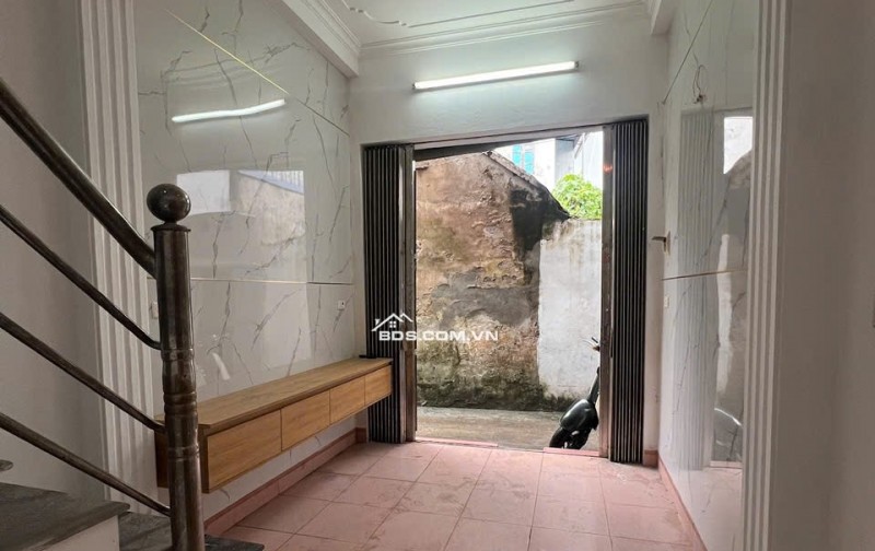 BÁN NHÀ 780 TRIỆU 2.5 TẦNG 20M2 ( HƯỚNG ĐÔNG ) NGÕ NGUYỄN TRÃI