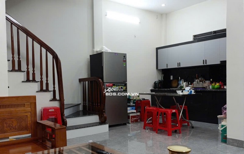 BÁN NHÀ ĐẸP 2.23 TỶ 3 TẦNG 47M2 ( ĐÔNG NAM ) NGÕ GIẢI PHÓNG