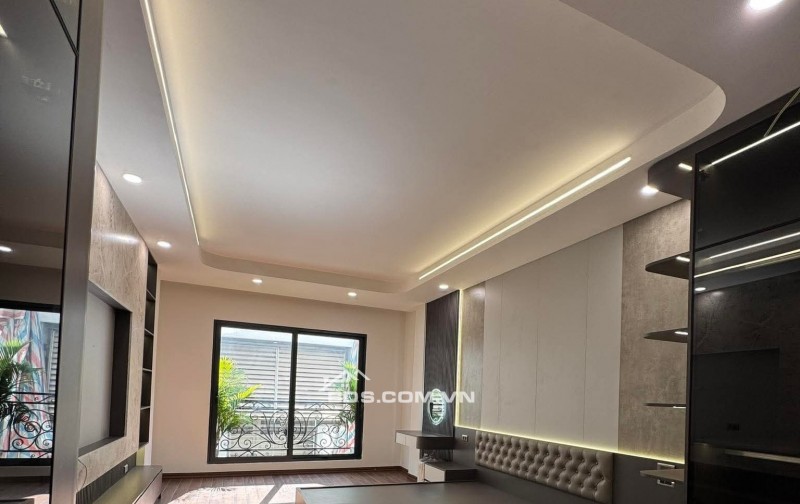 Bán Nhà Ô TÔ Trong Nhà, Hoàng Quốc Việt, Cầu Giấy 42m, 7 tầng, mt 4m, giá 23.2 tỷ.