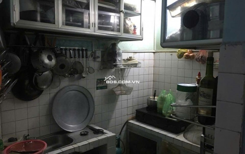 Bán nhà tập thể tầng 2 ngay mặt tiền 638 Lê Hồng Phong Q10