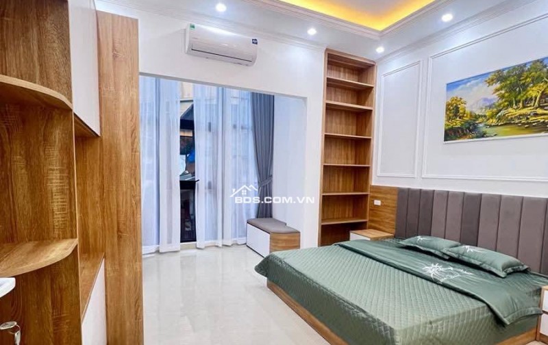 Nhà Đẹp Gần Phố, Tôn Đức Thắng, Đống Đa 30m, 5 tầng, mt 4.3m, giá 8.95 tỷ.