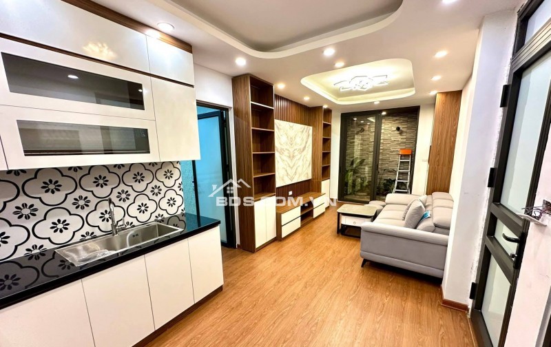 Bán Căn Chung Cư Mi Ni Đường Láng, Đống Đa 70m, tầng 1, giá 3.25 tỷ.