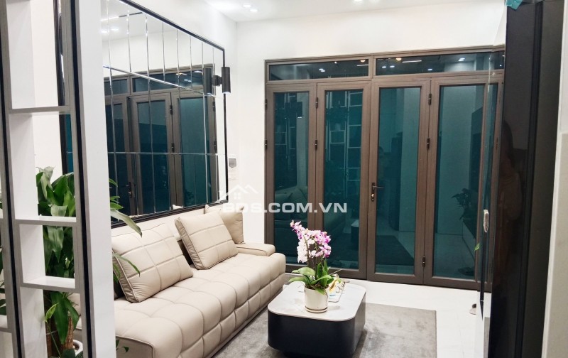 Nhà Đẹp Hồng Mai, Hai Bà Trưng 22/25m, 5 tầng, mt 3.2m, giá 6.5 tỷ.