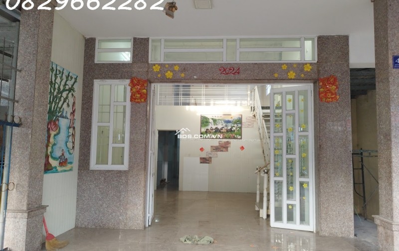 Bán nhà mặt phố Đinh Hữu Thuật, TP Sa Đéc. DT 200m2, 5PN, Sổ Hồng. Giá 5 tỷ.