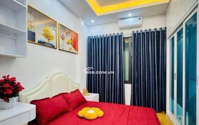 Bán Nhà Phố Hồng Hà, Hoàn Kiếm 22m, 5 tầng, mt 3.3m, giá 6.28 tỷ.