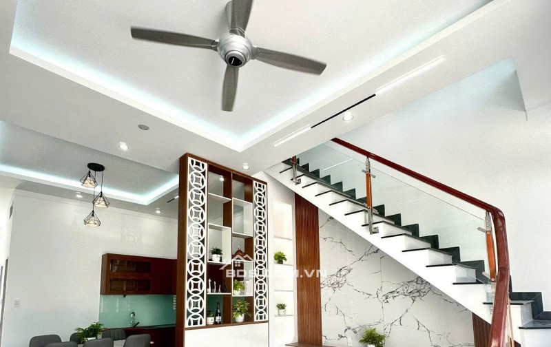 Nhà trệt lầu Thủ Dầu Một. Đường xe hơi thông. 3PN chỉ 2.49 tỷ. Sổ Hồng Riêng