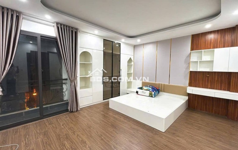 Nhà Đẹp Cực Gần Phố, Duơng Văn Bé, Hai Bà Trưng  33/48m, 5 tầng, mt 4.9m, giá 8.2 tỷ