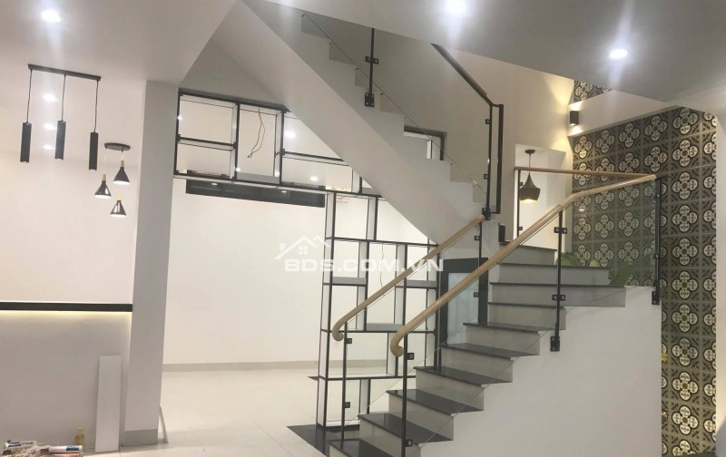 Nhà Đẹp Kinh Doanh Tôn Đức Thắng, Đống Đa 63m, 4 tầng, mt 6m, giá 25 tỷ.