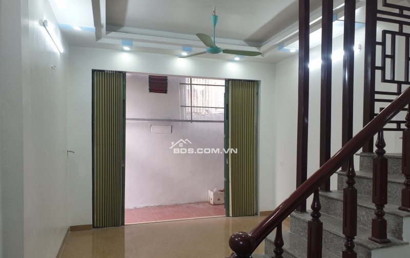 BÁN NHÀ ĐẸP 1.6 TỶ 2.5 TẦNG 45M2 ( TÂY BĂC ) NGÕ TÔ HIẾN THÀNH