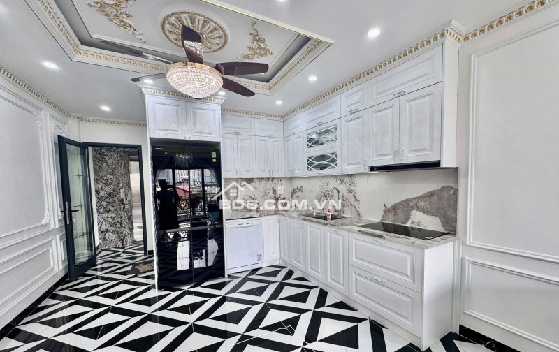 Bán Nhà Mặt Phố Kinh Doanh Yên Lạc, Hai Bà Trưng 51m, 7 tầng, mt 4.8m, giá 28 tỷ.