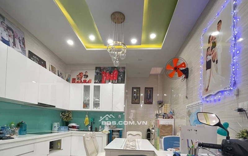 Bán nhà đẹp 3 tầng Lạc Long Quân Tân Bình, 4x15.5m, 3PN mới giá nhỉnh 7 tỷ TL