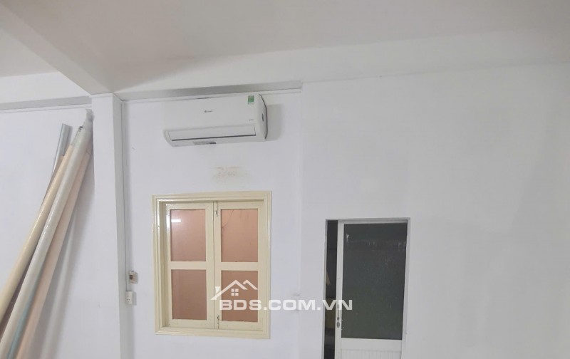 Cho thuê phòng làm việc 50m2 lầu 1 tiện làm editor, designer, quay SP