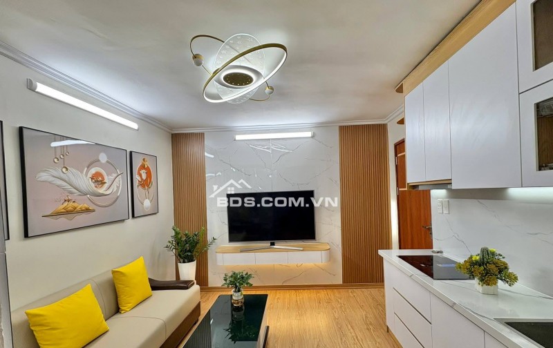 Bán Nhà Ở Luôn Quỳnh Mai, Hai Bà Trưng 50m, tầng 2,  giá 3.3 tỷ.