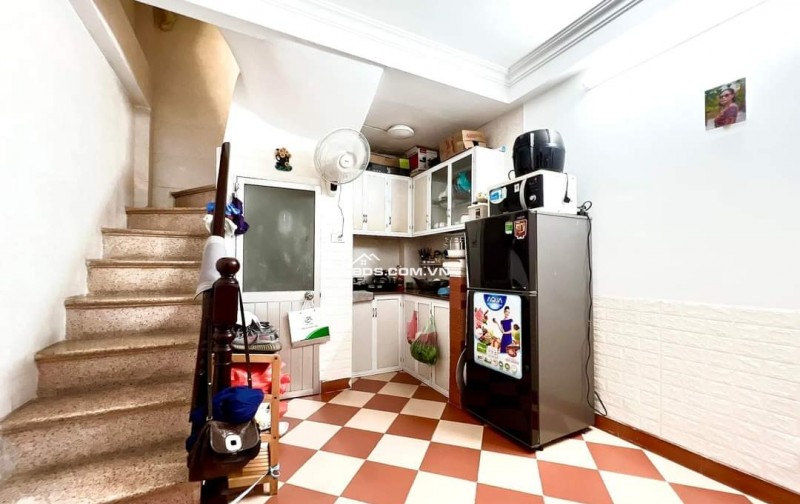 Chinh chủ cho thuê nguyên căn mới 4 tầng x 18m, phố Hoàng Hoa Thám, full nội thất