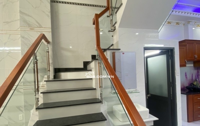 Bán nhà 8x20m 3 lầu có 10 căn hộ cho thuê ở Nguyễn Văn Tạo Nhà Bè