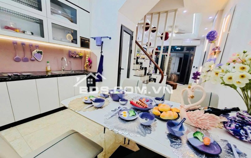 Nhà Đẹp Gần Đường Ô Tô, Hồng Mai, Hai Bà Trưng, 40m, 4 tầng, mt 3.7m, giá 9.75 tỷ.