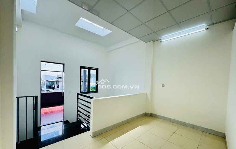 Bán nhà 3 tầng mới keng kiệt 500 Tôn Đản - Diện tích đất 50,4m2