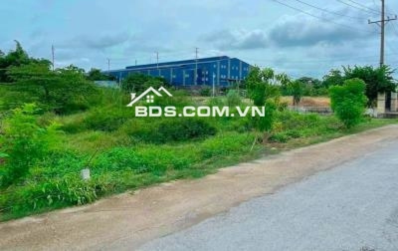 BÁN LÔ ĐẤT 15X65=1010M2 NGAY CHỢ, ĐƯỜNG 18M, ĐIỆN NƯỚC, DÂN CƯ ĐÔNG, GIÁ 190TR