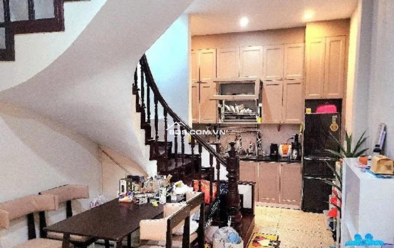 BÁN NHÀ TRUNG TÂM CẦU GIẤY, NGÕ OTO, PHÂN LÔ BÁN CỜ, DT 36M, MT 5M, GIÁ NHỈNH 15 TỶ.