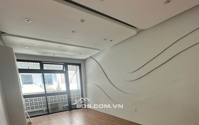 CHO THUÊ NHÀ NGUYÊN CĂN: 1 TRỆT, 2 LẦU, 1 SẤN THƯỢNG, ĐƯỜNG LÝ VĂN PHỨC, GIÁ THUÊ 40 TRIỆU/THÁNG