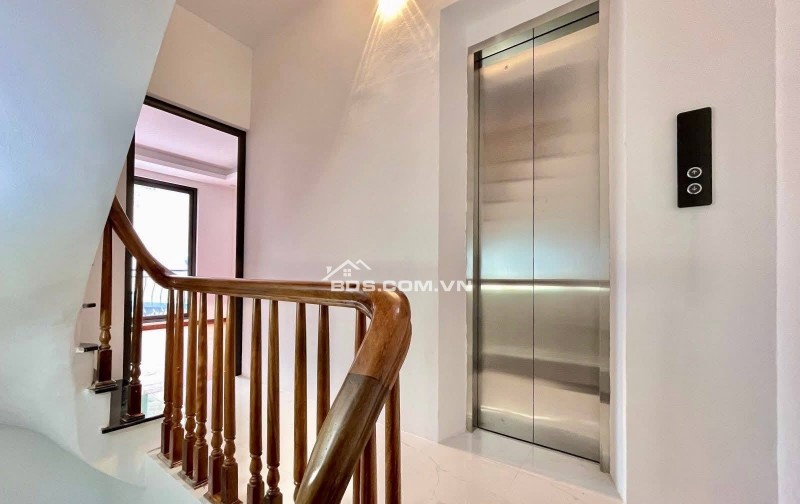 Nhà Đẹp Gần Đường Ô TÔ, Thang Máy, Giáp Nhị 36m, 5 tầng, mt 4m, giá 8.75 tỷ.