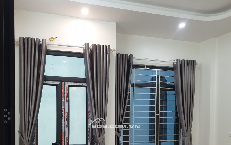 BÁN NHÀ  2.3 TỶ 3 TẦNG 45M2 CÓ  SÂN ĐỖ  XE Ô TÔ CẠNH NHÀ NGÕ MỸ XÁ