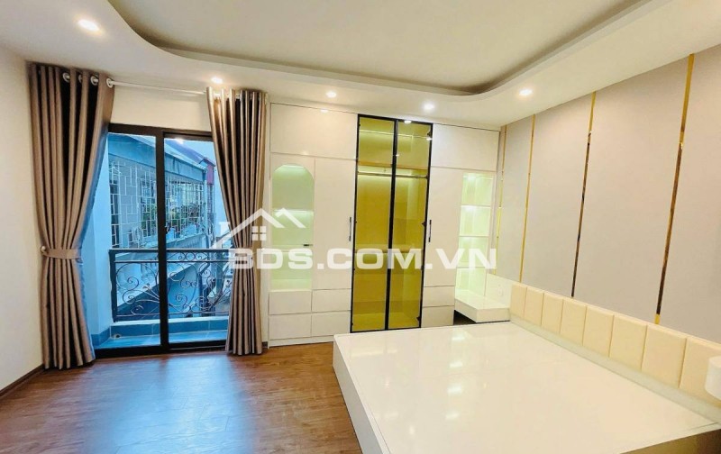 Nhà Đẹp Gần Phố, Duơng Văn Bé, Hai Bà Trưng 33/48m, 5 tầng, mt 4,9m, giá 8.45 tỷ.