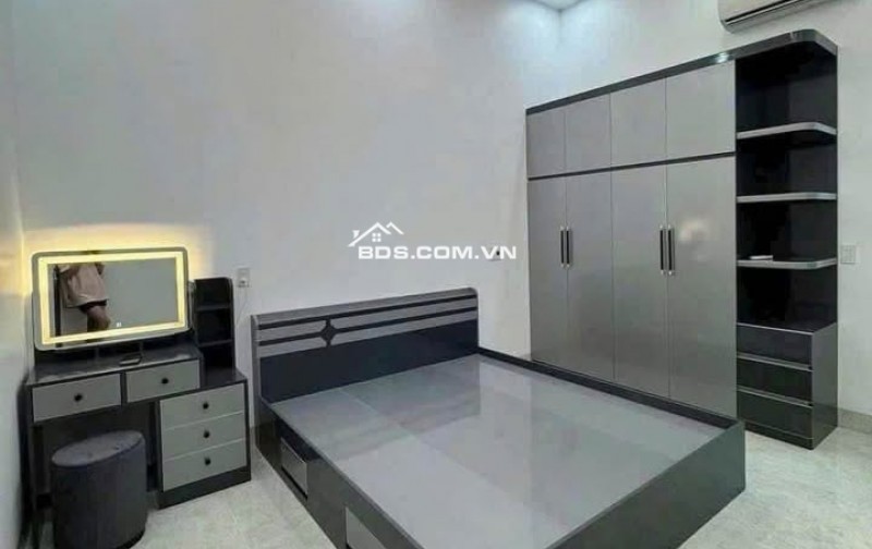 BÁN NHÀ ĐẸP 2.23 TỶ 3 TẦNG 47M2 ( ĐÔNG NAM ) NGÕ GIẢI PHÓNG