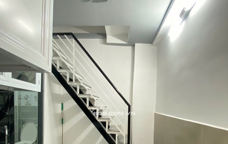 Bán nhà đẹp Trần Phú Quận 5, 3 tầng 2PN lớn, giá nhỉnh 5 tỷ