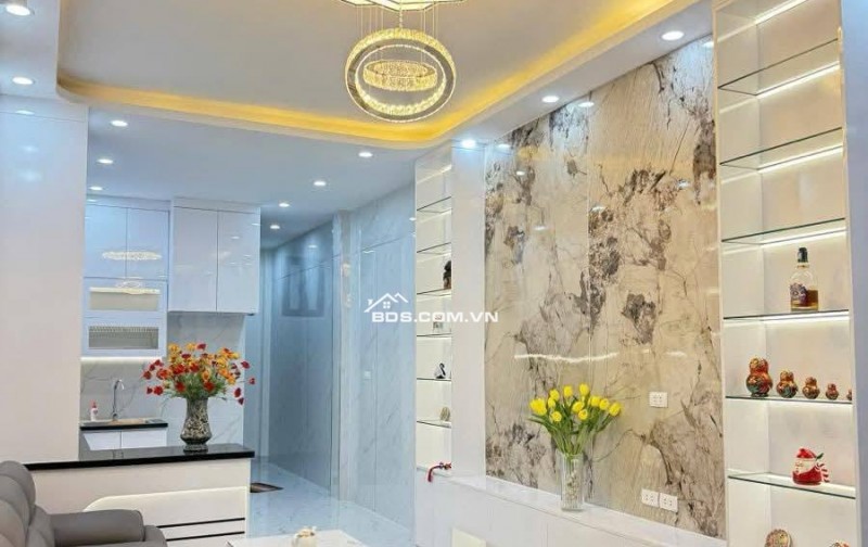 Nhà Đẹp Thang Máy, Nguyễn Phúc Lai, Đống Đa 39/45m, 5 tầng, mt 3.5m, giá 12.6 tỷ