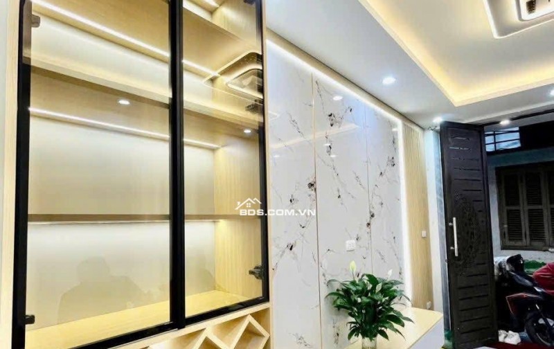 Nhà Đẹp Gần Đường Ô TÔ, Tôn Thất Tùng, Đống Đa 23/29m, 4 tầng, giá 7.68 tỷ.