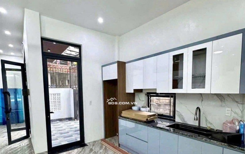 BÁN CĂN VILLA  3.85 TỶ 3 TẦNG 66M2 LÔ GÓC Ô TÔ ĐỖ CỬA TRẦN QUANG KHẢI