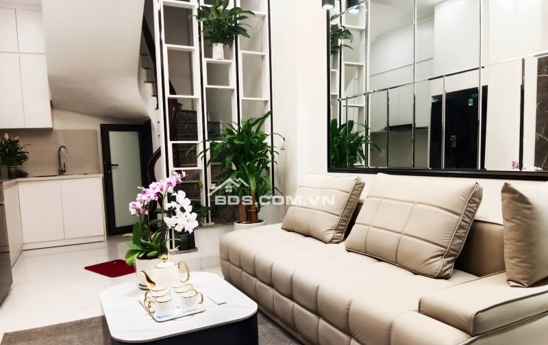 Nhà Đẹp Hồng Mai, Hai Bà Trưng 22/25m, 5 tầng, mt 3.2m, giá 6.5 tỷ.