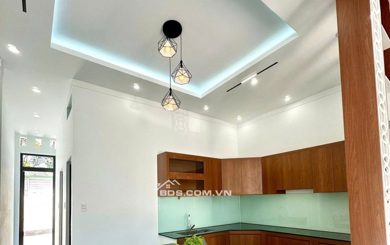 Nhà trệt lầu Thủ Dầu Một. Đường xe hơi thông. 3PN chỉ 2.49 tỷ. Sổ Hồng Riêng