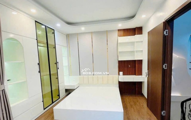 Nhà Đẹp Cực Gần Phố, Duơng Văn Bé, Hai Bà Trưng  33/48m, 5 tầng, mt 4.9m, giá 8.2 tỷ