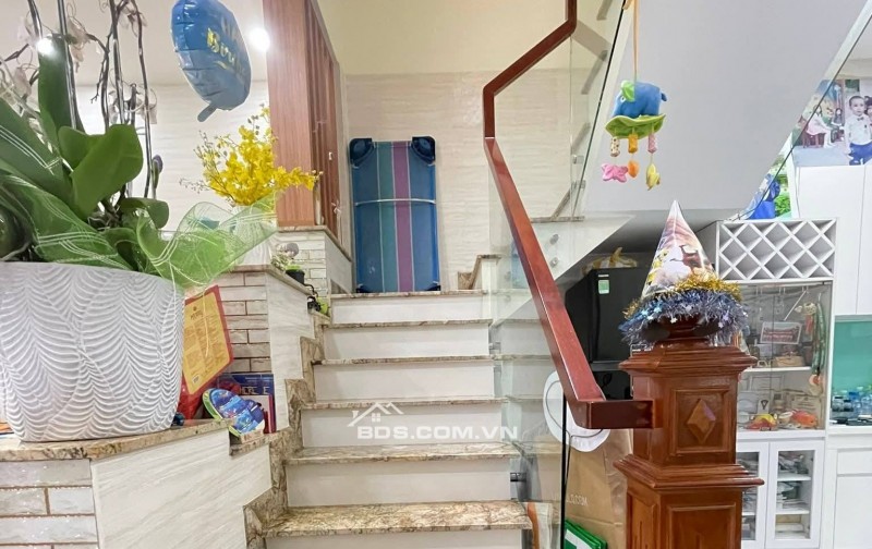 Bán nhà đẹp 3 tầng Lạc Long Quân Tân Bình, 4x15.5m, 3PN mới giá nhỉnh 7 tỷ TL