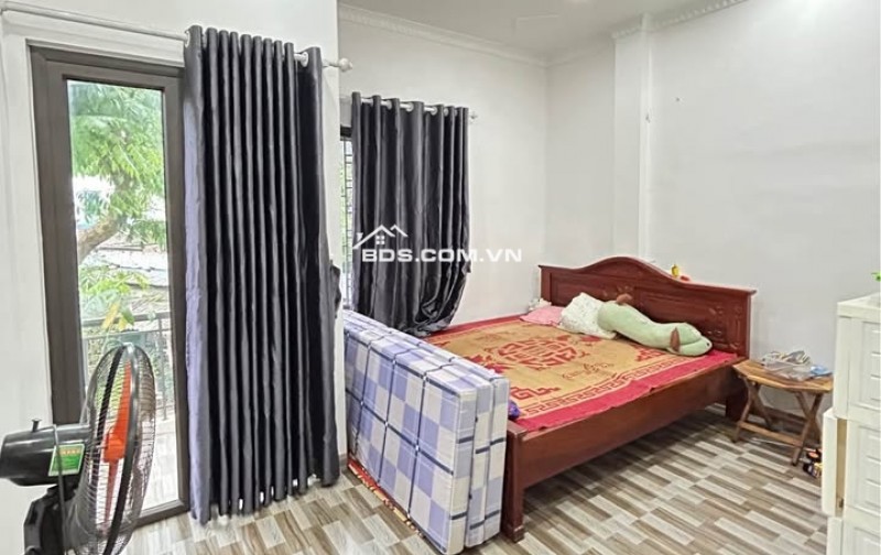 BÁN NHÀ 1.89 TỶ 3 TẦNG 52M2 Ô TÔ ĐỖ CỬA NGÕ ĐƯỜNG THÁI BÌNH