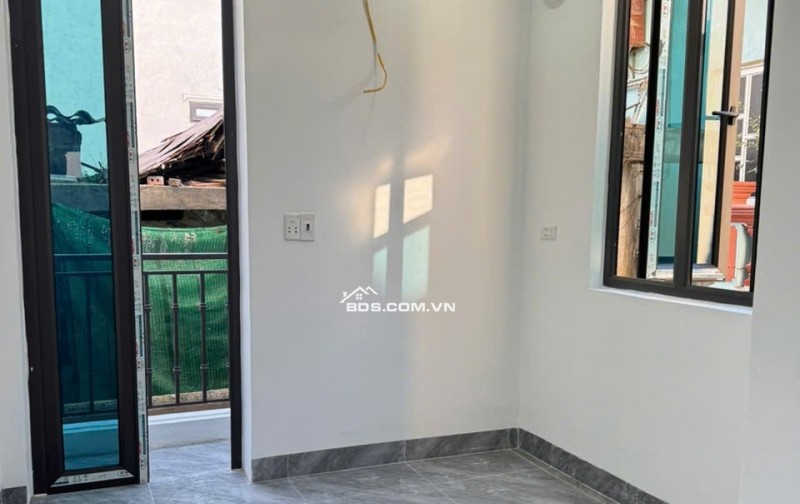 BÁN NHÀ ĐẸP 1.8 TỶ 3 TẦNG 33M2 ( TÂY NAM ) NGÕ PHỐ HÀNG CẤP