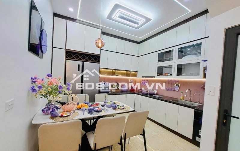 Nhà Đẹp Gần Đường Ô Tô, Hồng Mai, Hai Bà Trưng, 40m, 4 tầng, mt 3.7m, giá 9.75 tỷ.