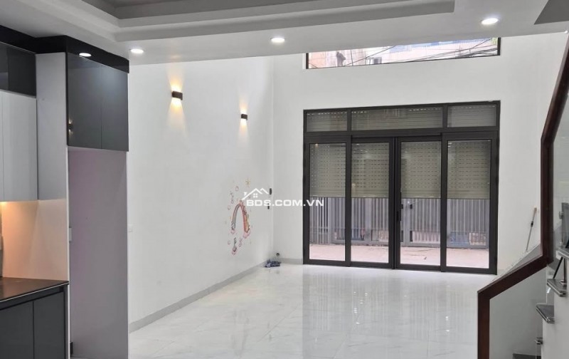 BÁN NHÀ 4.38 TỶ 4 TẦNG 55M2 CÓ GARA Ô TÔ NGAY ĐẦU ĐÔ THỊ MỸ TRUNG