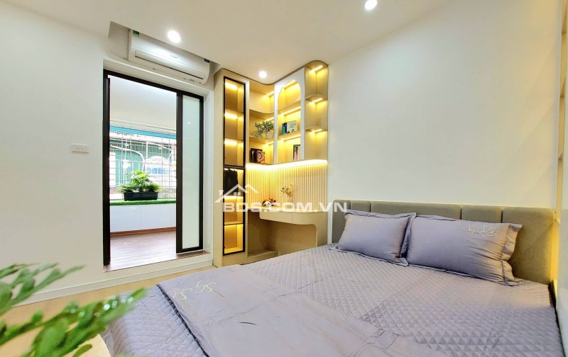 Bán Nhà Căn Tập Thể Quỳnh Lôi - Quỳnh Mai, Hai Bà Trưng 70m, tầng 3, giá 3,88 tỷ.