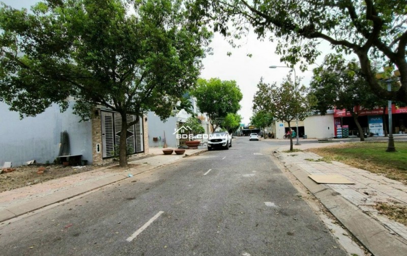 BÁN ĐẤT 120M2 GIÁ 1TY4 TRUNG TÂM THỦ DẦU MỘT, SỔ HỒNG RIÊNG