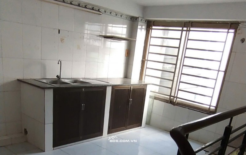 NHÀ NGUYÊN CĂN 1 TRỆT-2 LẦU, MẶT TIỀN RỘNG THOÁNG CÓ THỂ Ở HOẶC KINH DOANH