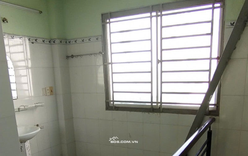 NHÀ NGUYÊN CĂN 1 TRỆT-2 LẦU, MẶT TIỀN RỘNG THOÁNG CÓ THỂ Ở HOẶC KINH DOANH