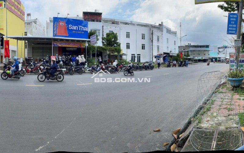 CHO THUÊ MẶT BẰNG KINH DOANH 200m2, ĐỐI DIỆN CHỢ THỚI LAI, KINH DOANH ĐA NGÀNH.